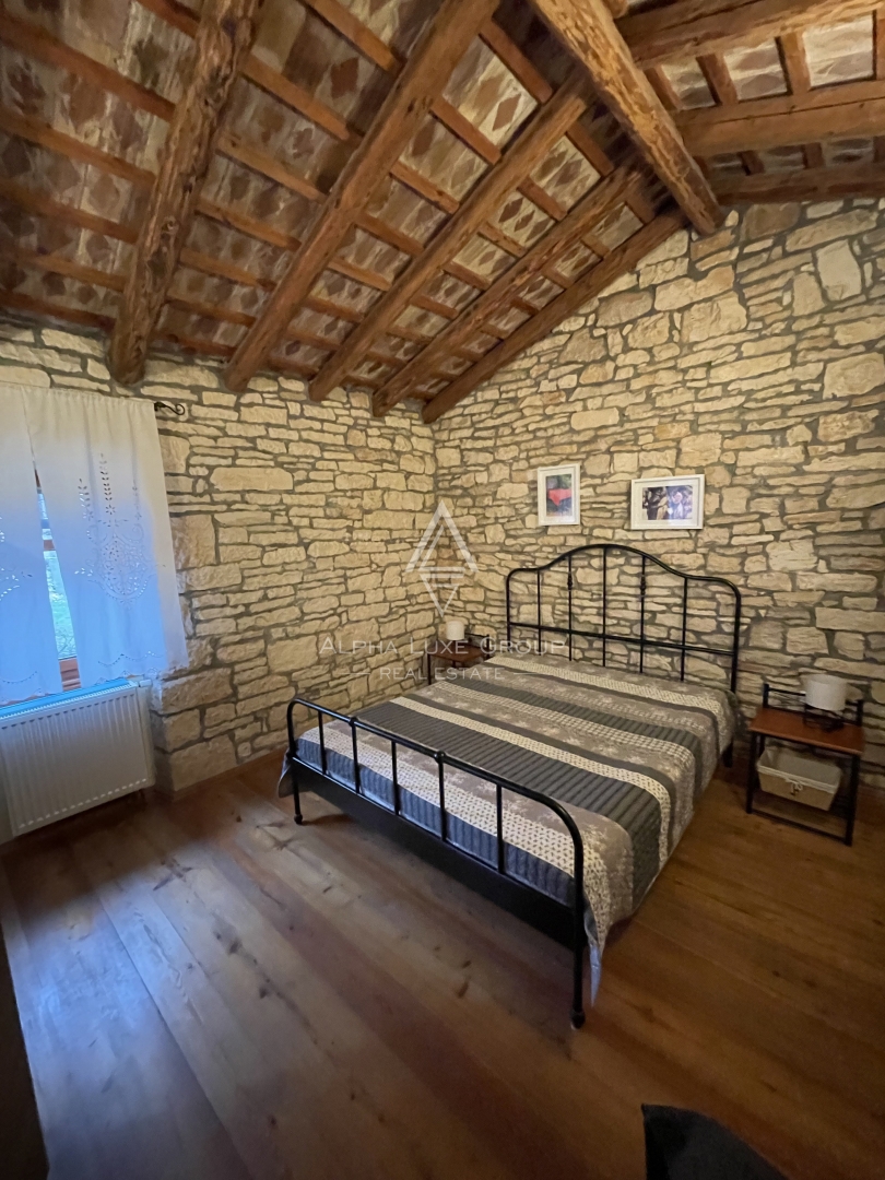 Istra, Kanfanar – Kamnita vila z bazenom in vrtom