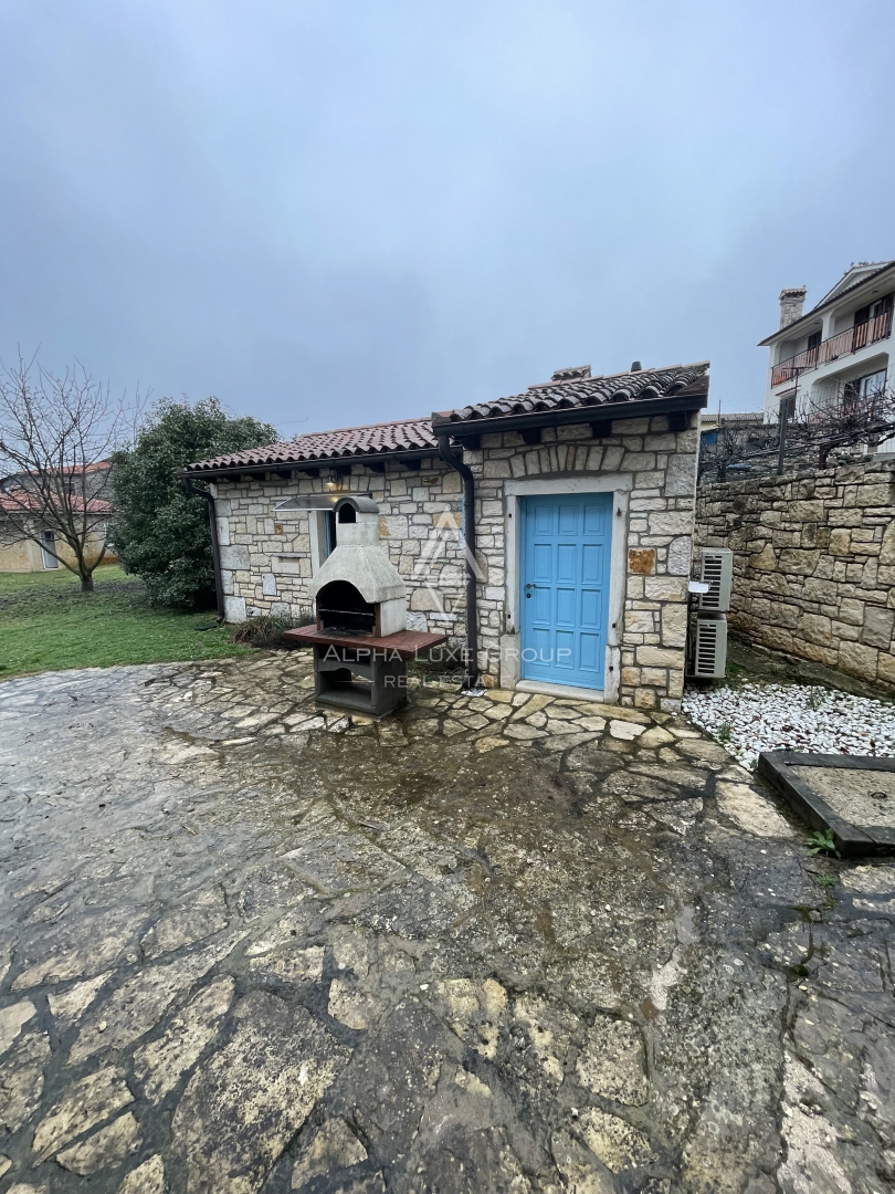 Istra, Kanfanar – Kamnita vila z bazenom in vrtom