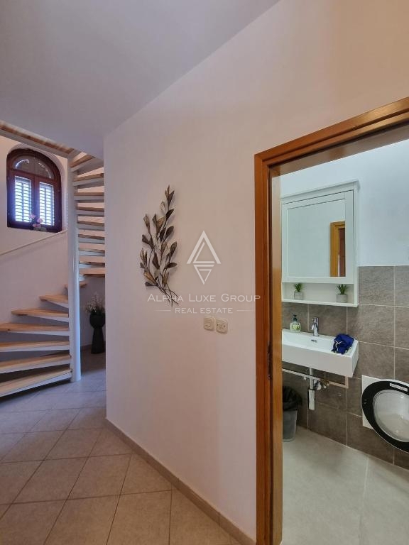 Istra, Poreč – tradicionalna hiša z bazenom in vrtom