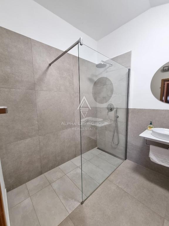 Istra, Poreč – tradicionalna hiša z bazenom in vrtom