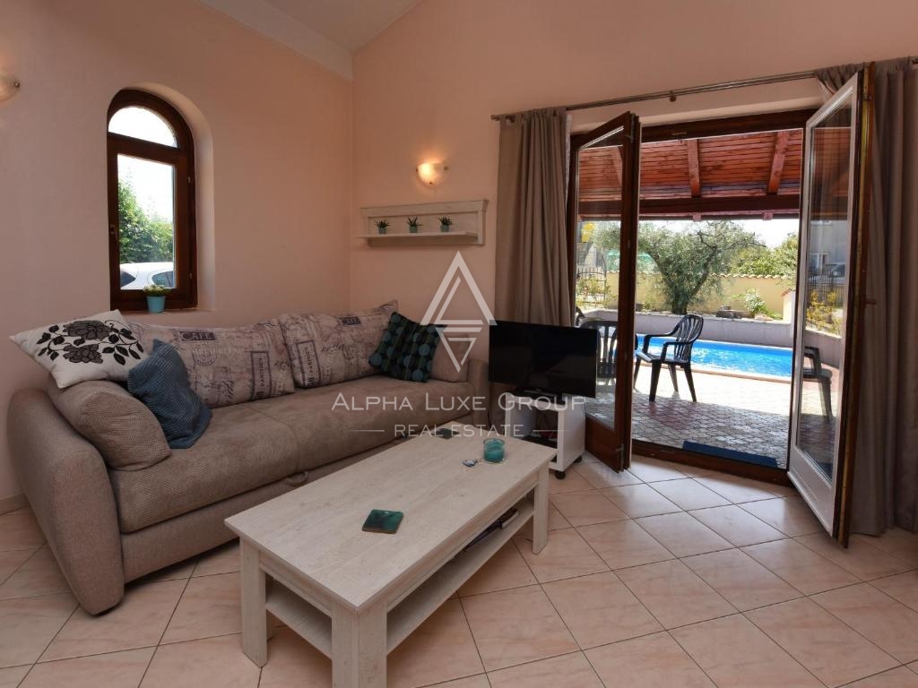 Istra, Poreč – tradicionalna hiša z bazenom in vrtom