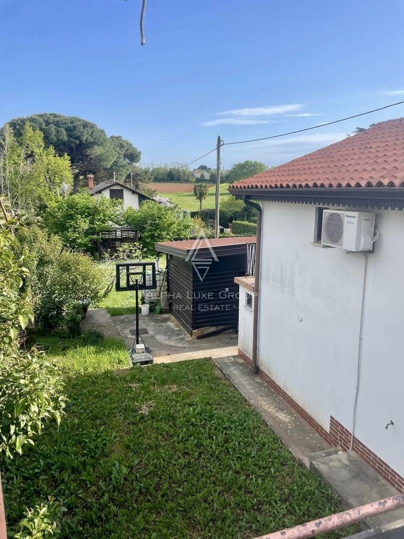 Istra, Umag: Hiša 80 m od plaže velik vrt