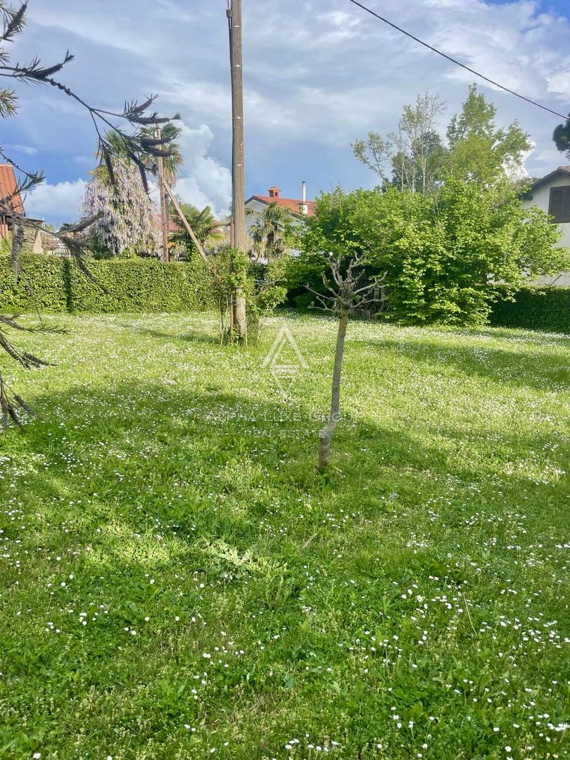 Istra, Umag: Hiša 80 m od plaže velik vrt