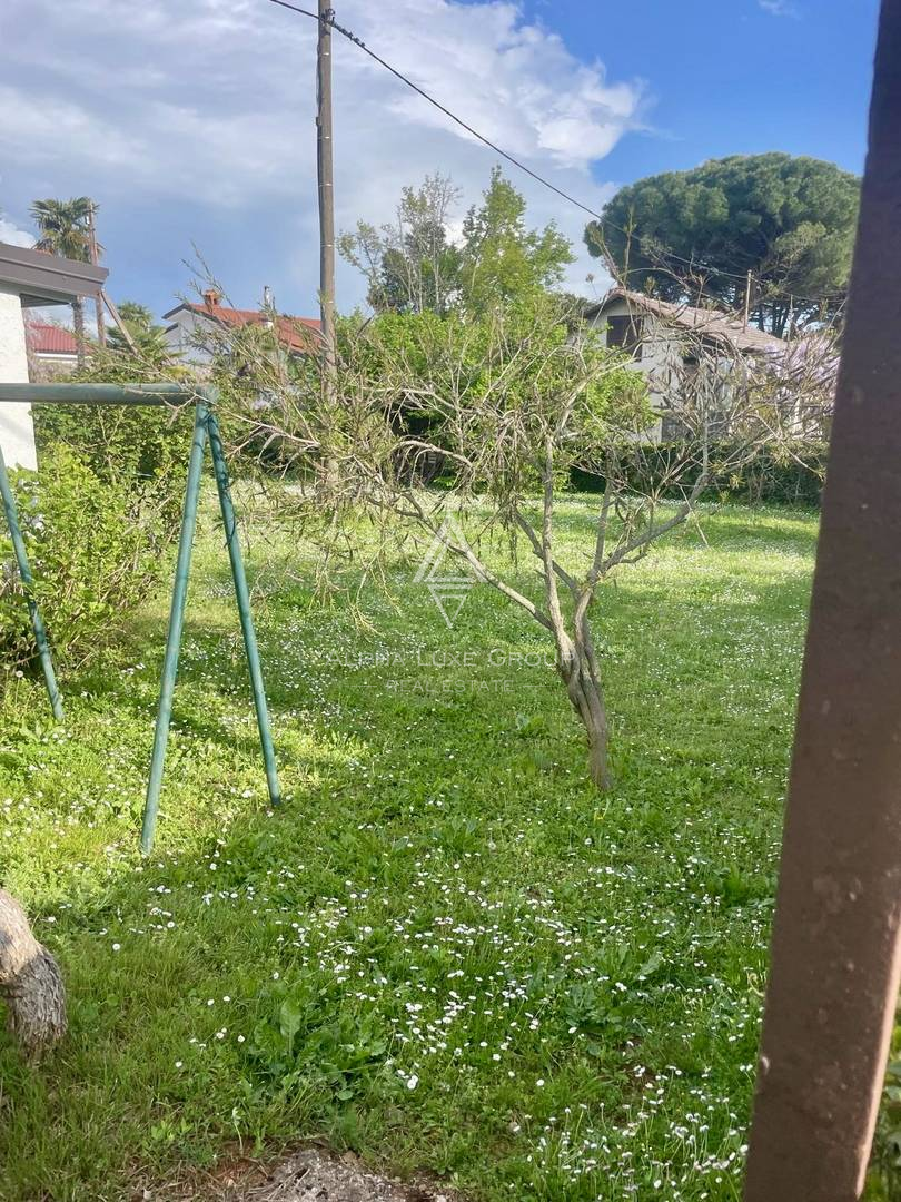 Istra, Umag: Hiša 80 m od plaže velik vrt