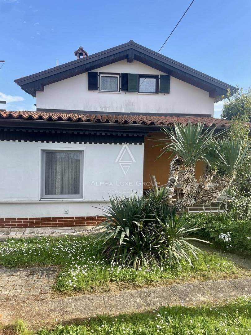 Istra, Umag: Hiša 80 m od plaže velik vrt