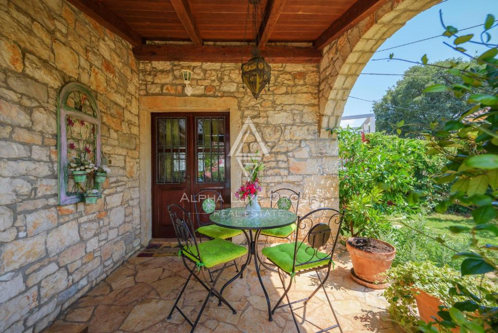 Istra, Poreč – Prenovljena kamnita hiša z bazenom