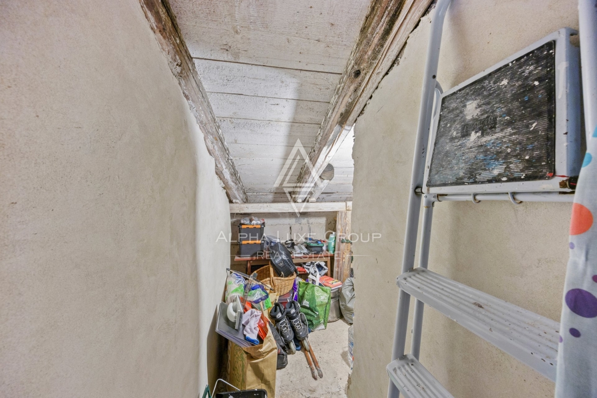 Istra, Rovinj, Prostorno stanovanje s teraso in vrtom na prodaj