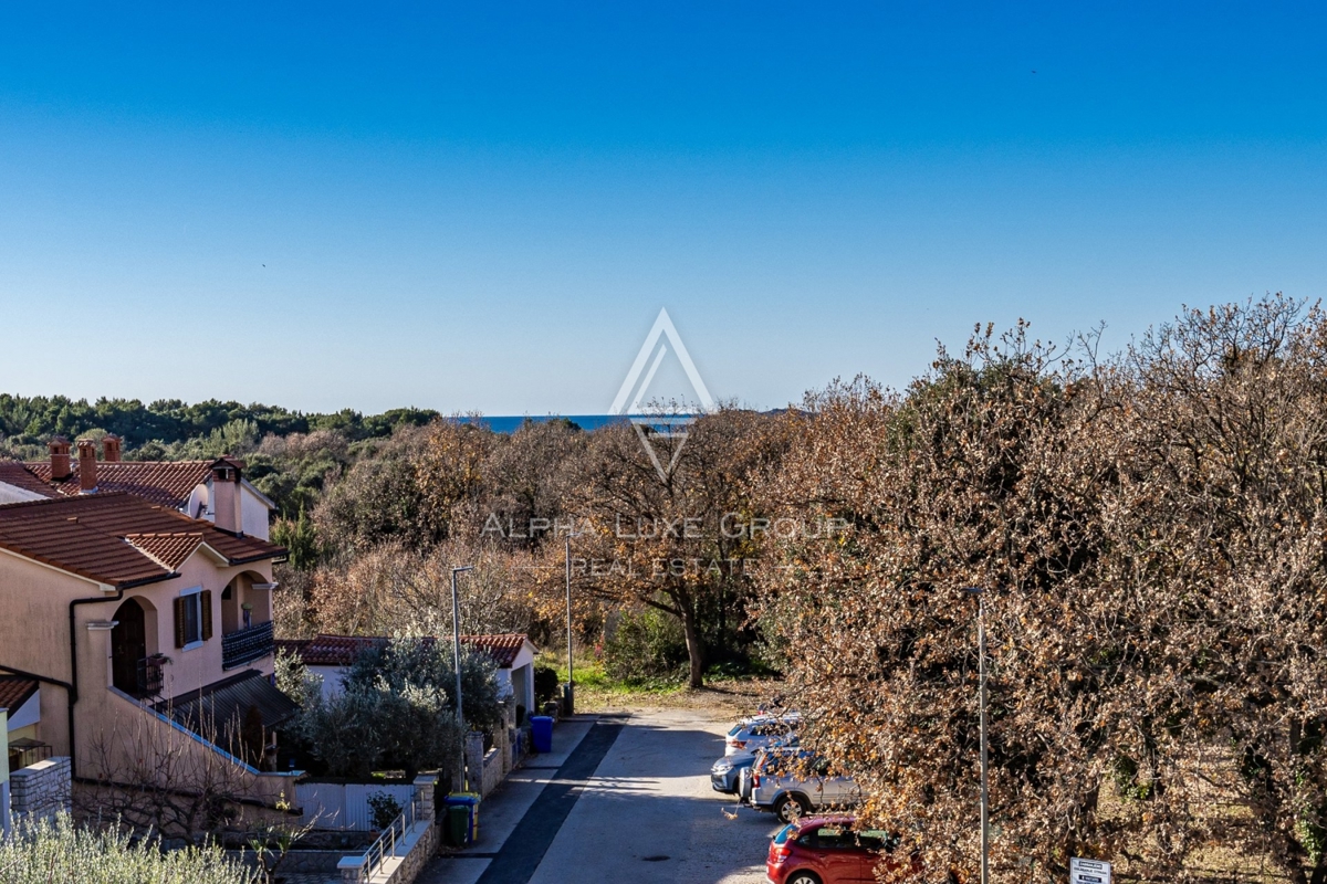 Istra, Rovinj, Prostorno stanovanje s teraso in vrtom na prodaj