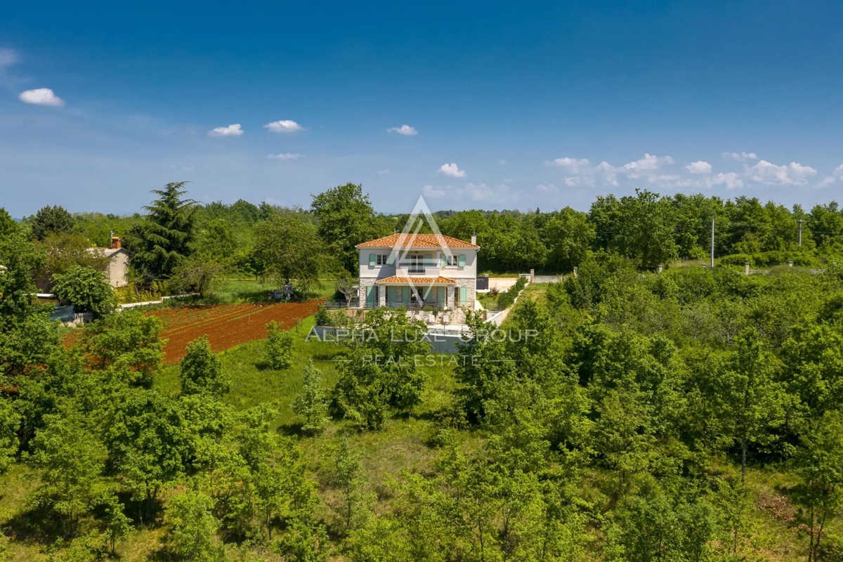 Istra, Višnjan, Čudovita vila s panoramskim razgledom na naravo naprodaj