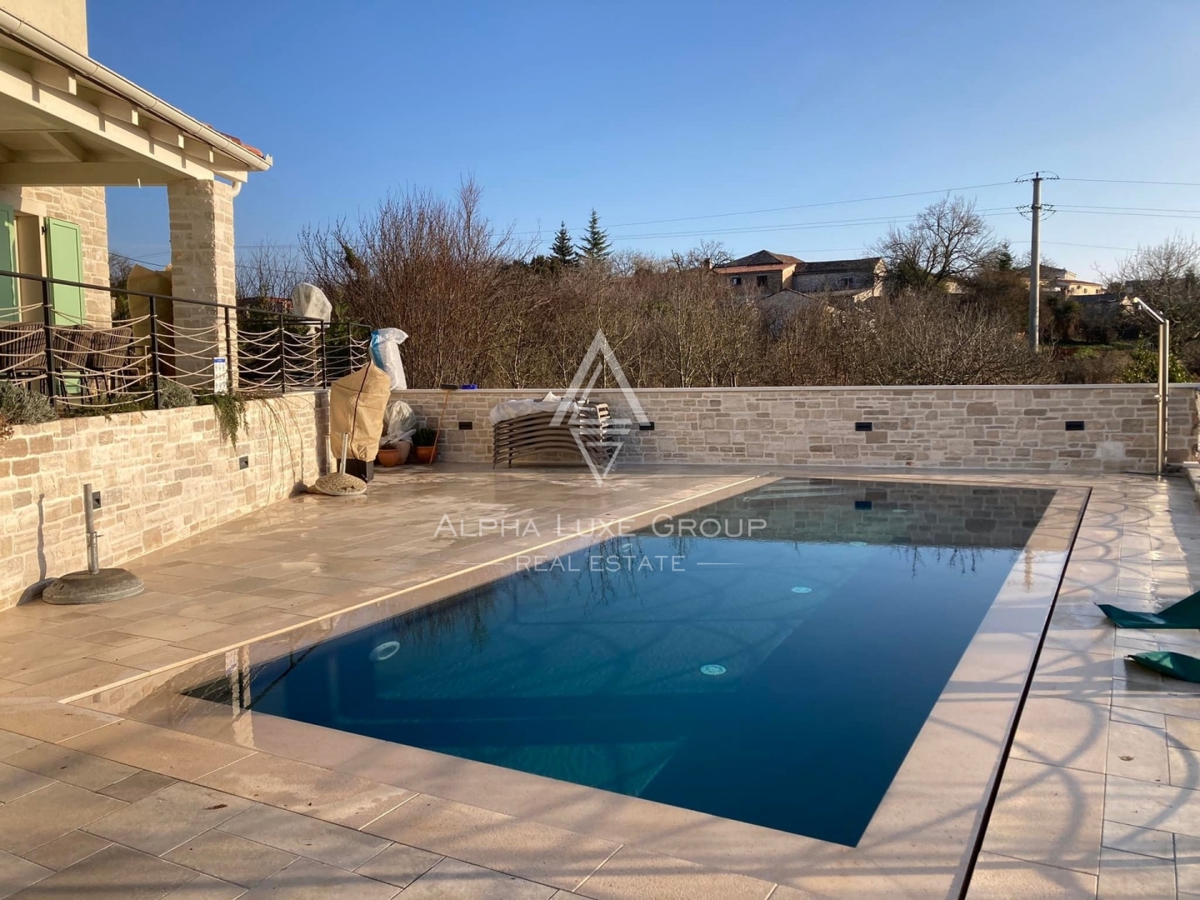 Istra, Višnjan, Čudovita vila s panoramskim razgledom na naravo naprodaj
