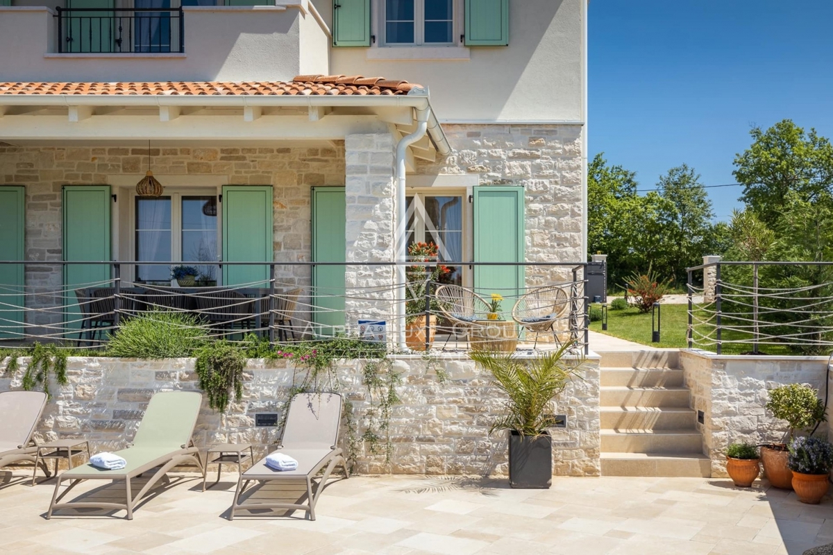 Istra, Višnjan, Čudovita vila s panoramskim razgledom na naravo naprodaj