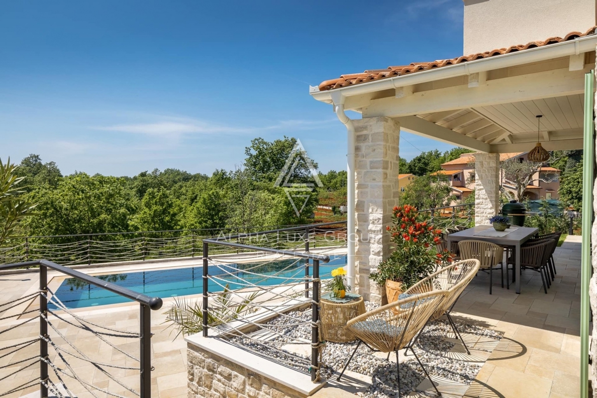 Istra, Višnjan, Čudovita vila s panoramskim razgledom na naravo naprodaj