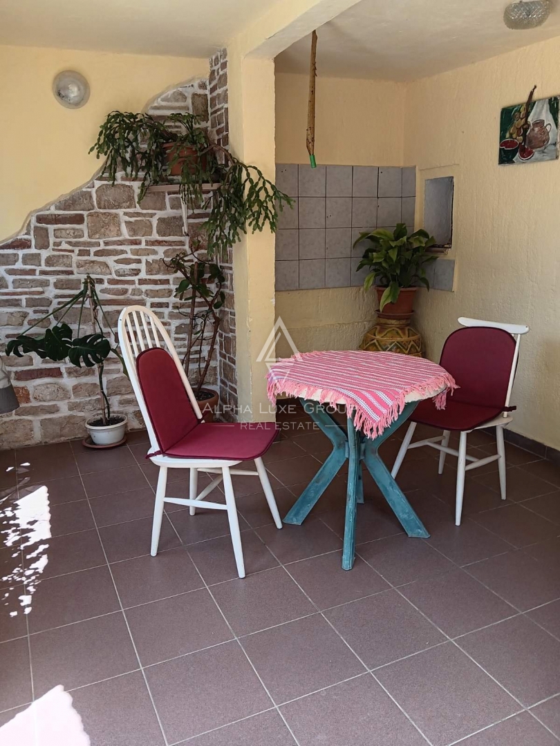 Istra, Poreč, Tradicionalna kamnita vrstna hiša naprodaj