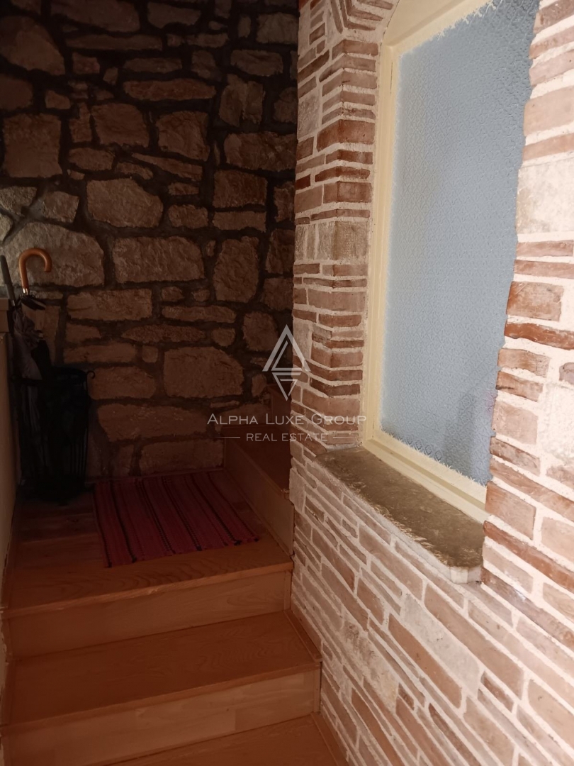 Istra, Poreč, Tradicionalna kamnita vrstna hiša naprodaj