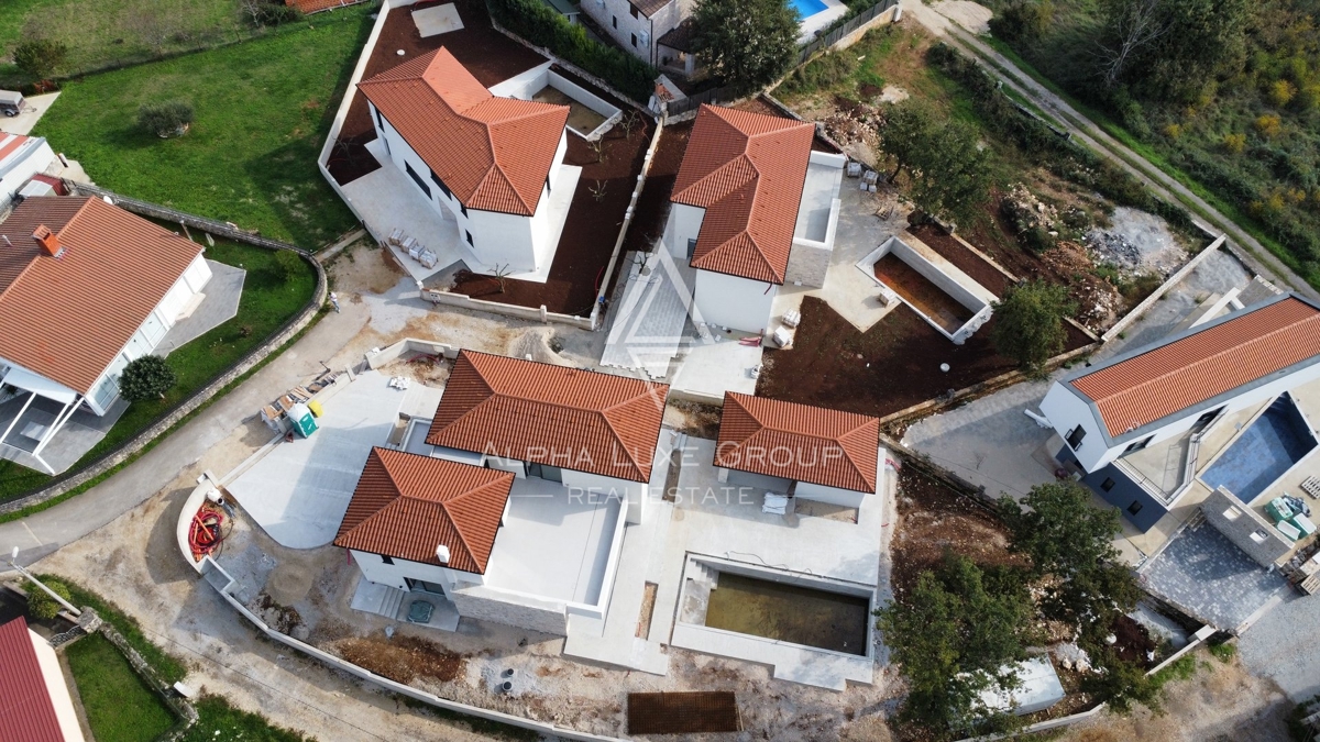 Istra, Sv. Lovreč, Moderna visokokakovostna vila z bazenom in sredozemskim vrtom