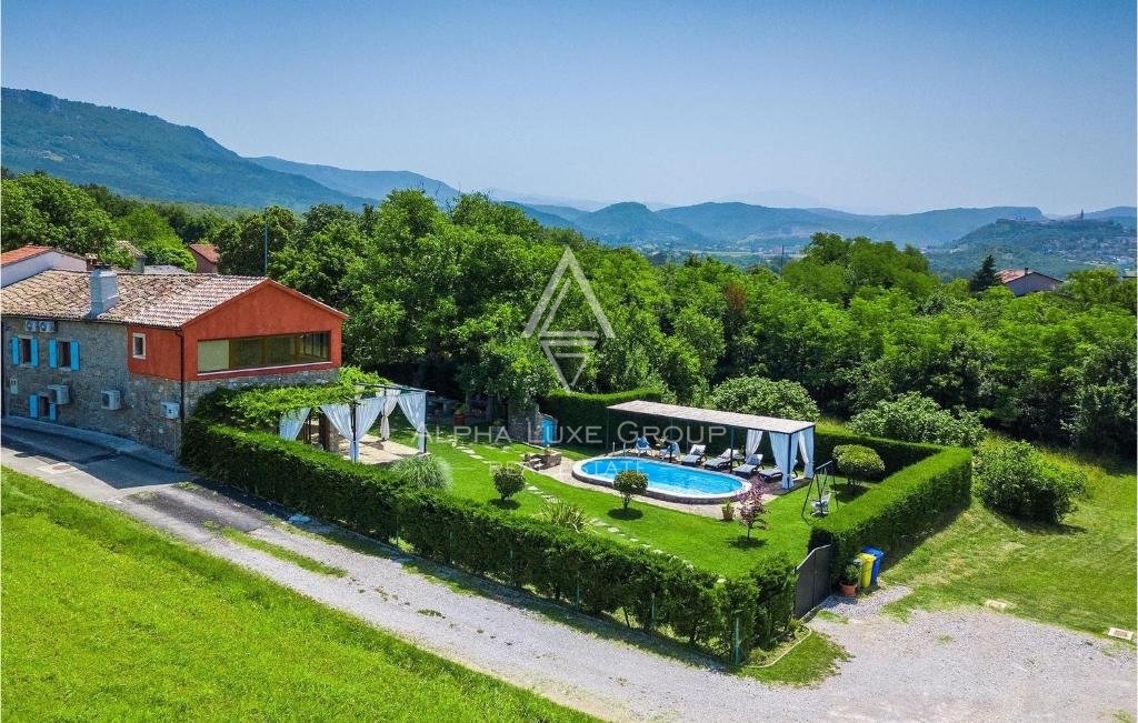 Istra, Buzet – Očarljiva rustikalna vila z bazenom in prostornim vrtom