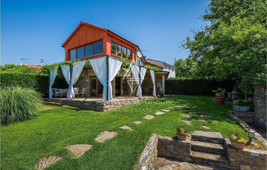 Istra, Buzet – Očarljiva rustikalna vila z bazenom in prostornim vrtom