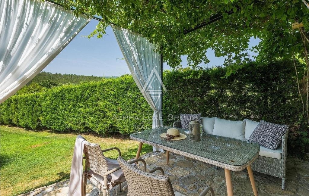 Istra, Buzet – Očarljiva rustikalna vila z bazenom in prostornim vrtom