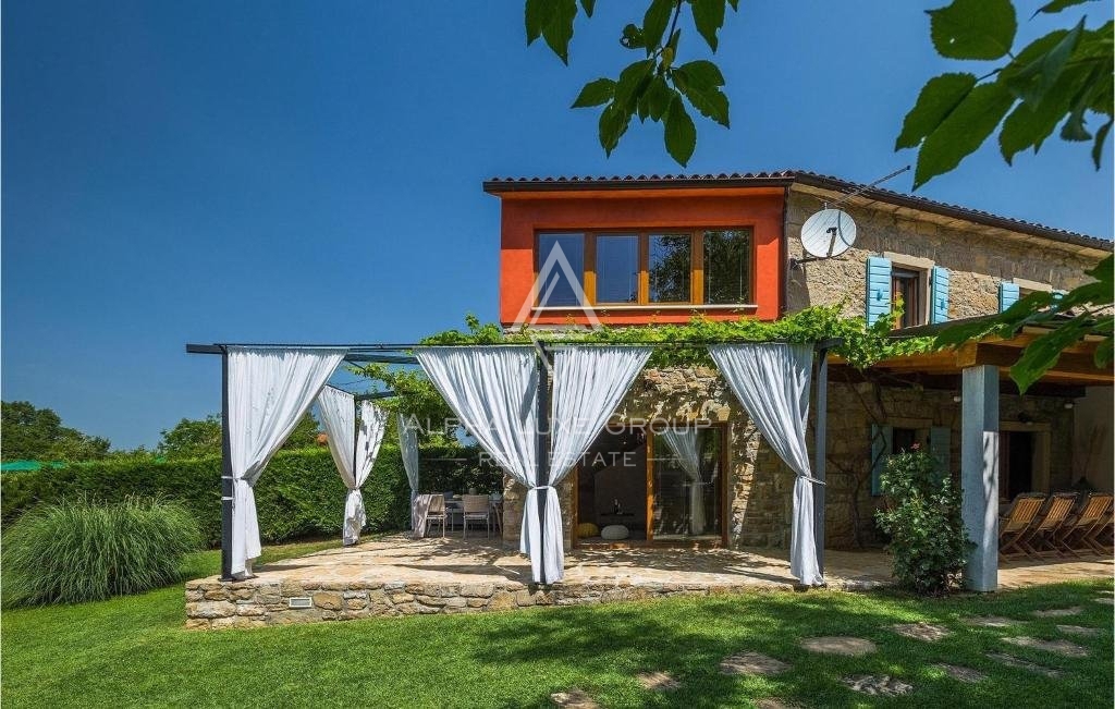 Istra, Buzet – Očarljiva rustikalna vila z bazenom in prostornim vrtom