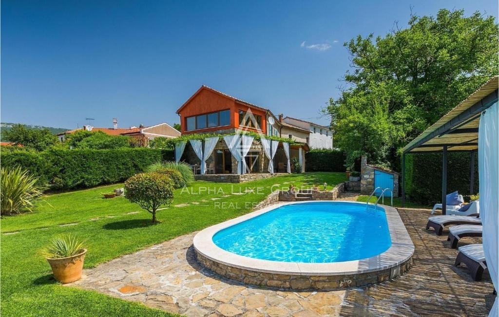 Istra, Buzet – Očarljiva rustikalna vila z bazenom in prostornim vrtom