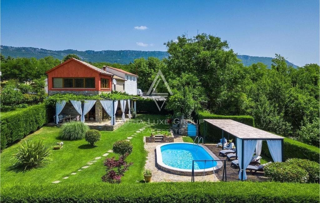 Istra, Buzet – Očarljiva rustikalna vila z bazenom in prostornim vrtom