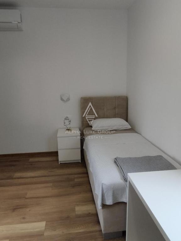 Svetvinčenat, Istra - Stilna vila z bazenom v zelenem miru
