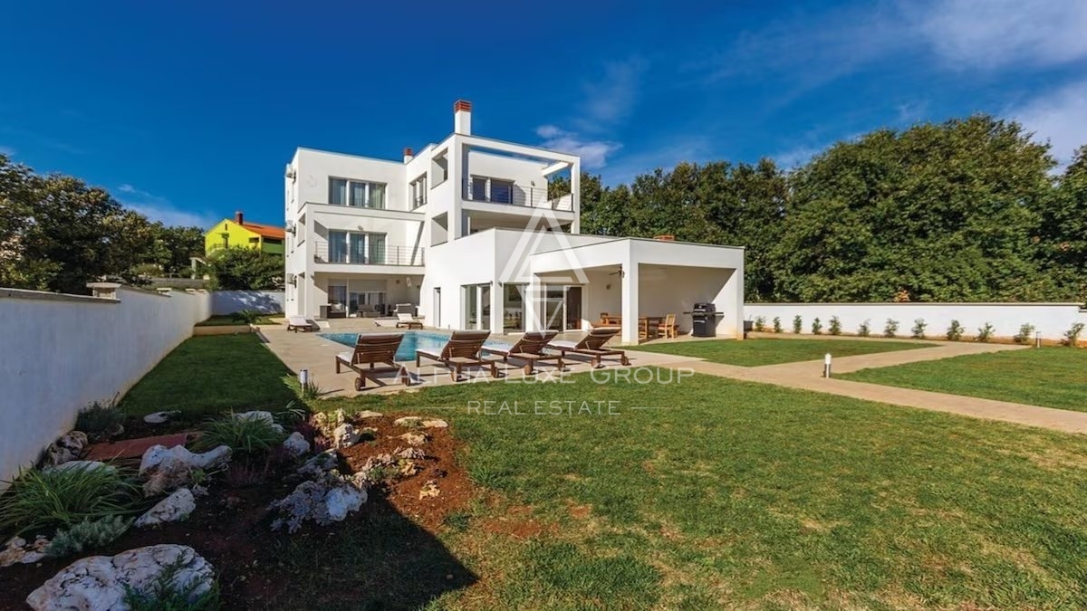 Razkošna vila v Ližnjan, Istra: Mirno obmorsko življenje
