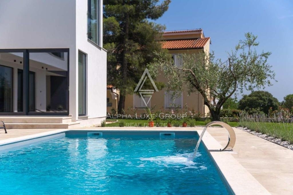 Poreč, Istra - Moderna Vila z Osupljivim Pogledom na Morje