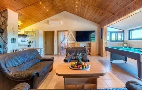Odkrijte čar Istre, Loborika - Sublimna vila za družinsko spokojnost