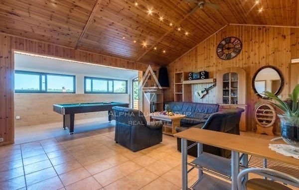 Odkrijte čar Istre, Loborika - Sublimna vila za družinsko spokojnost