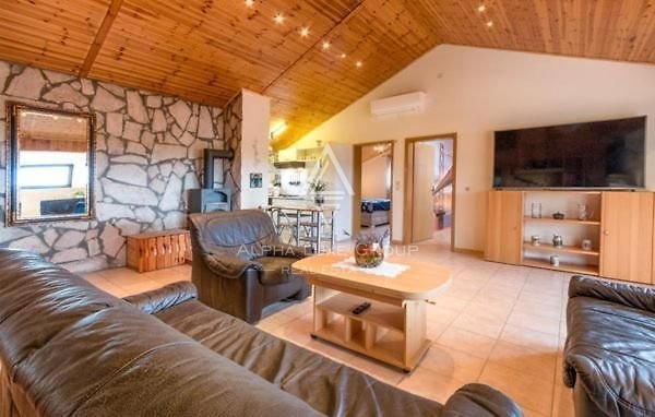 Odkrijte čar Istre, Loborika - Sublimna vila za družinsko spokojnost