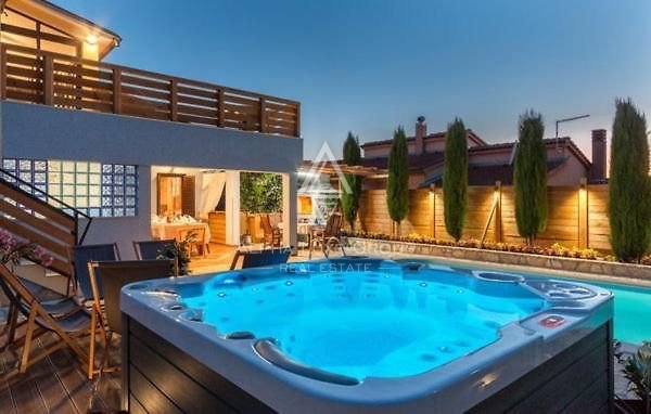 Odkrijte čar Istre, Loborika - Sublimna vila za družinsko spokojnost