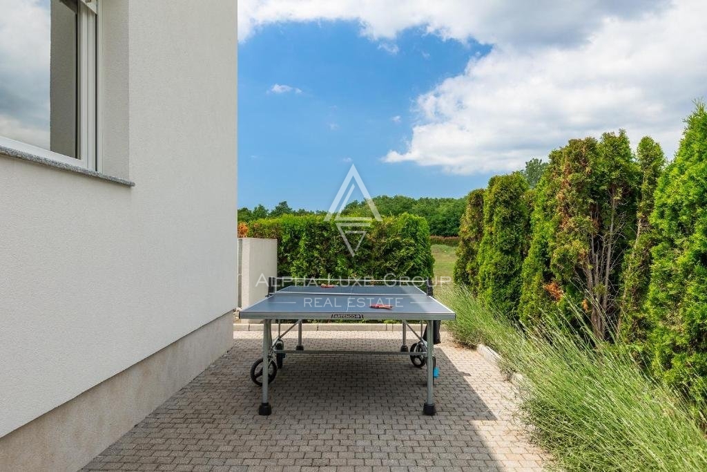 Istra, Žminj – Izjemna vila z notranjim bazenom in wellness oazo naprodaj