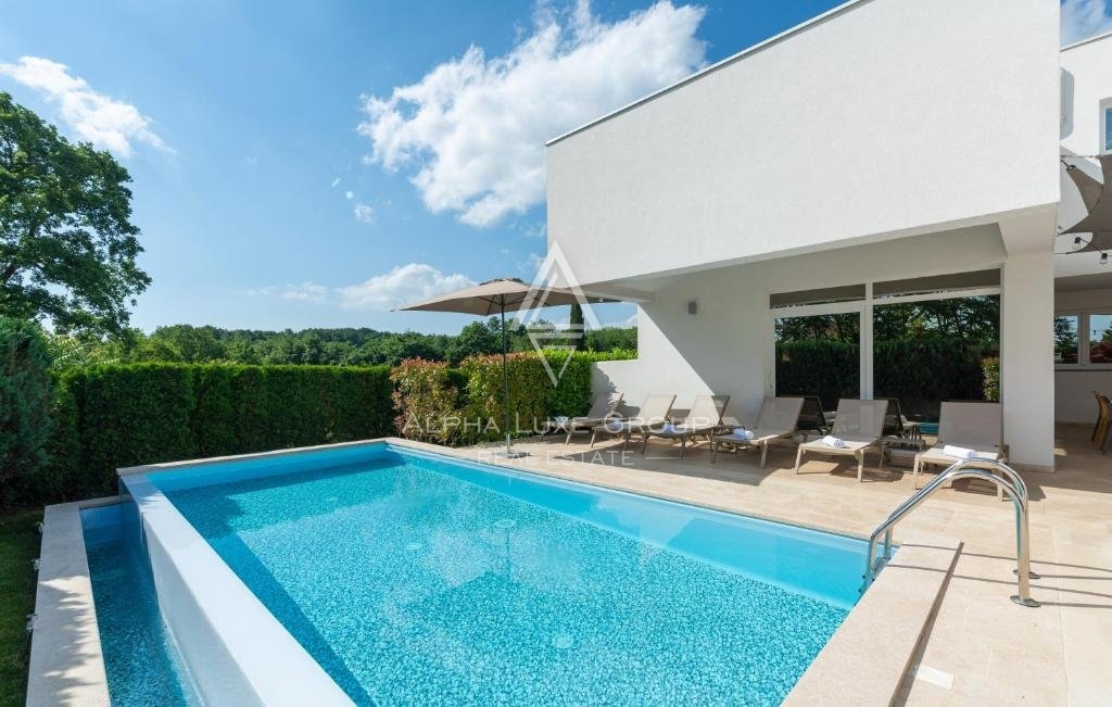 Istra, Žminj – Izjemna vila z notranjim bazenom in wellness oazo naprodaj