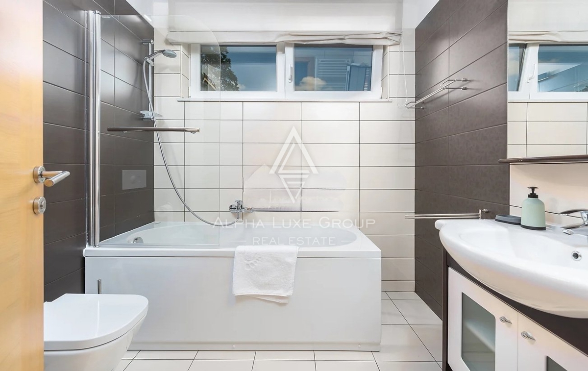 Istra, Žminj – Izjemna vila z notranjim bazenom in wellness oazo naprodaj