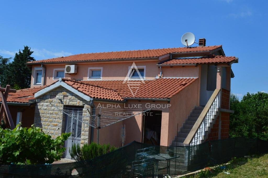Pula, Istra: Hiša z dvema stanovanjema blizu mestnega središča
