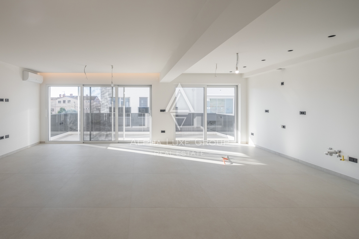 Prostorno stanovanje v novi stavbi s pogledom na morje, Rovinj, ISTRA