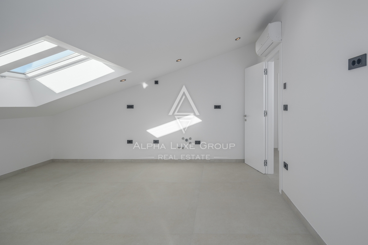 Prostorno stanovanje v novi stavbi s pogledom na morje, Rovinj, ISTRA