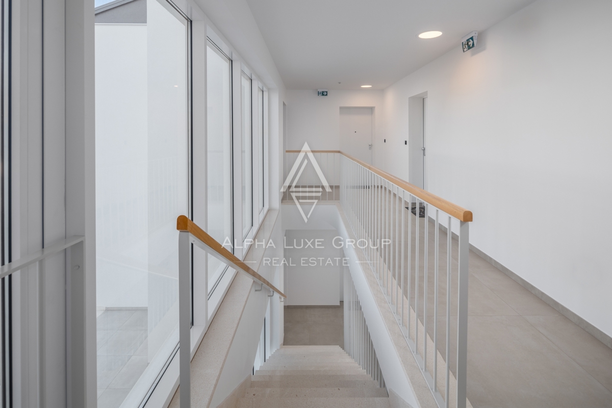 Prostorno stanovanje v novi stavbi s pogledom na morje, Rovinj, ISTRA