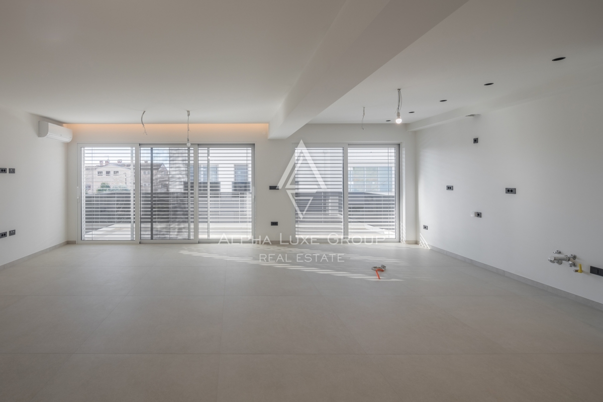 Prostorno stanovanje v novi stavbi s pogledom na morje, Rovinj, ISTRA