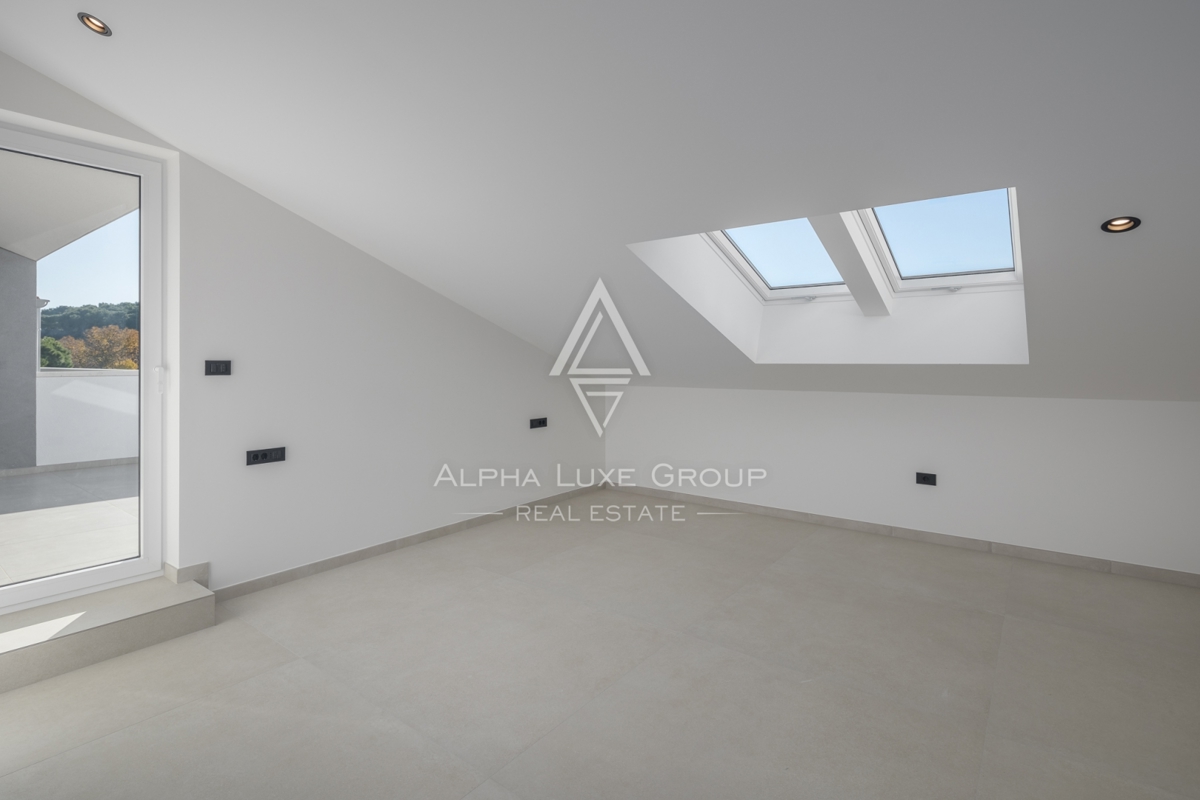 Prostorno stanovanje v novi stavbi s pogledom na morje, Rovinj, ISTRA