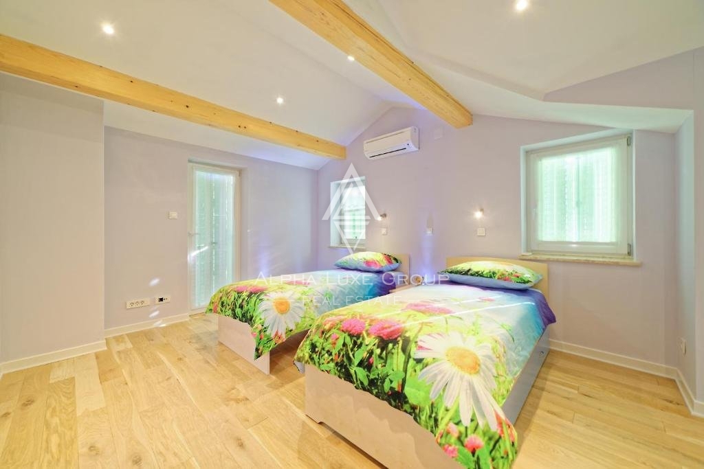 Očarljiva Vila z bazenom in očarljivim razgledom, Istra, Motovun