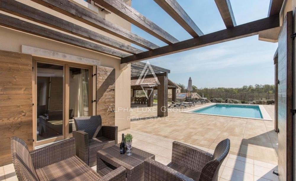 Svetvinčenat, Istra: Na prodaj resort s 6 vilami in bazeni