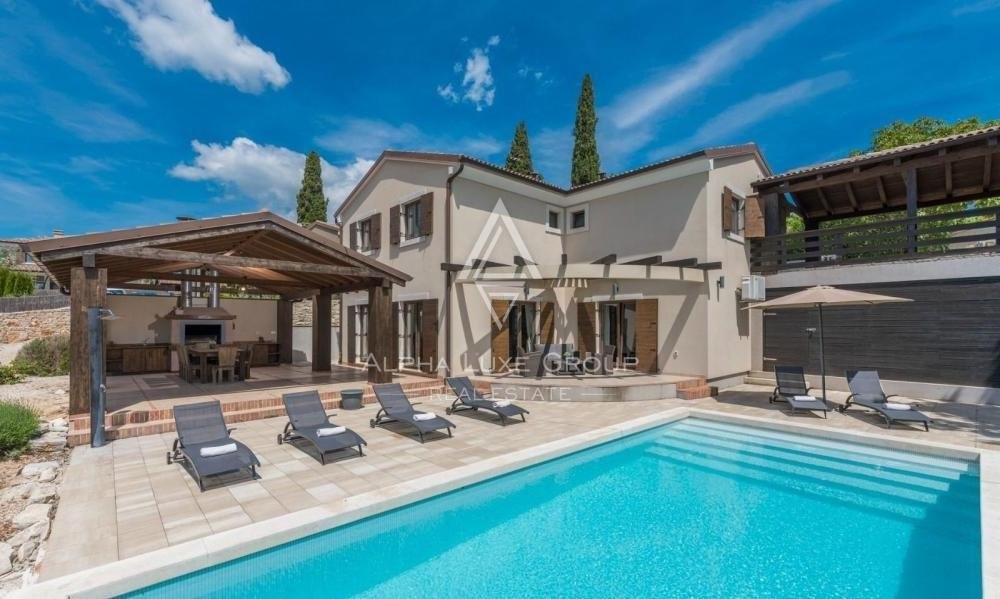 Svetvinčenat, Istra: Na prodaj resort s 6 vilami in bazeni