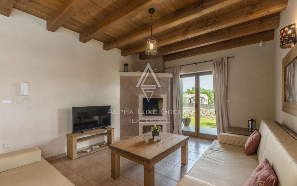 Svetvinčenat, Istra: Na prodaj resort s 6 vilami in bazeni
