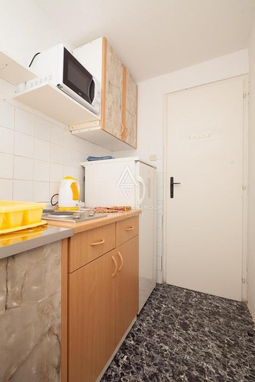 Hiša s štirimi stanovanjskimi enotami ob morju, Istra, Medulin