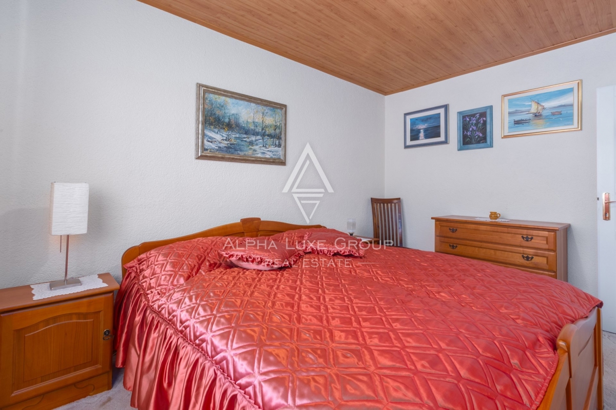 ALPHA LUXE GROUP, Prodamo prostorno vilo v bližini Poreča, panoramski pogled na morje.