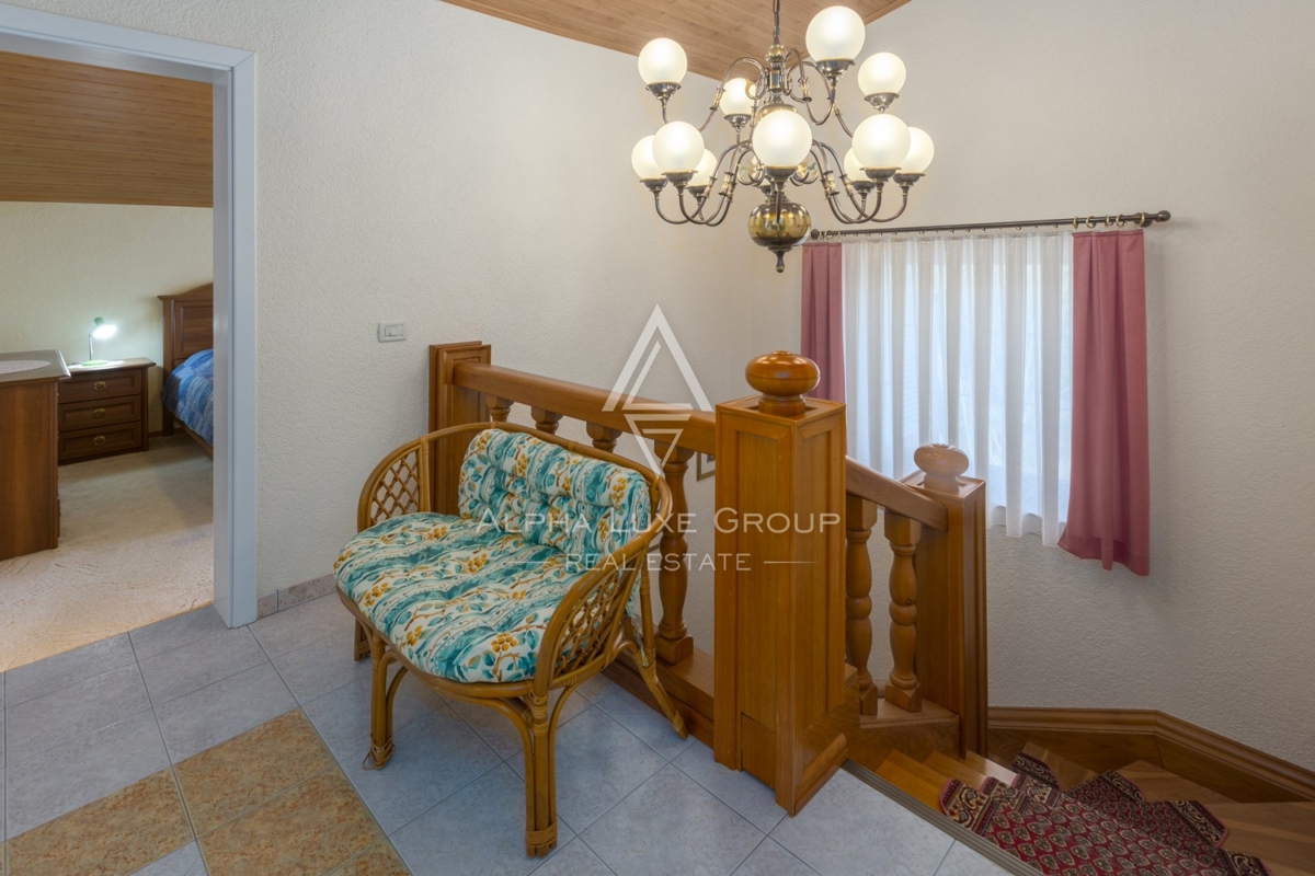 ALPHA LUXE GROUP, Prodamo prostorno vilo v bližini Poreča, panoramski pogled na morje.