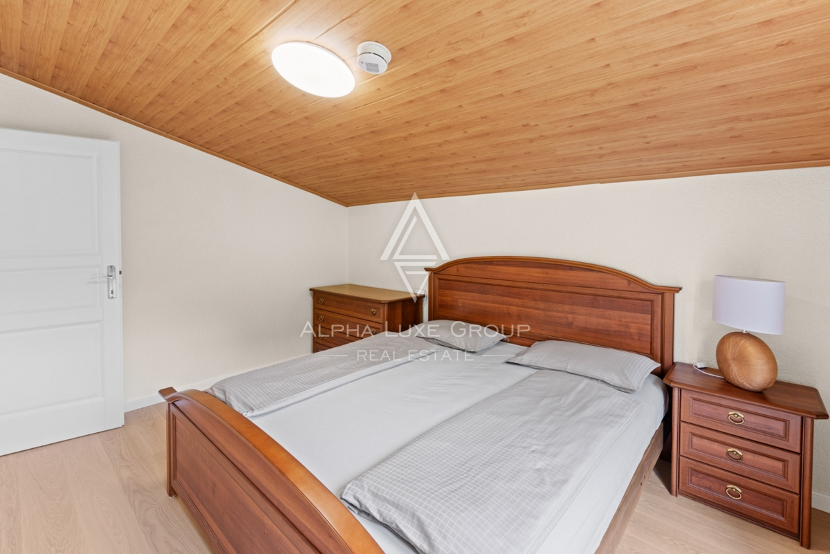 ALPHA LUXE GROUP, Prodamo prostorno vilo v bližini Poreča, panoramski pogled na morje.