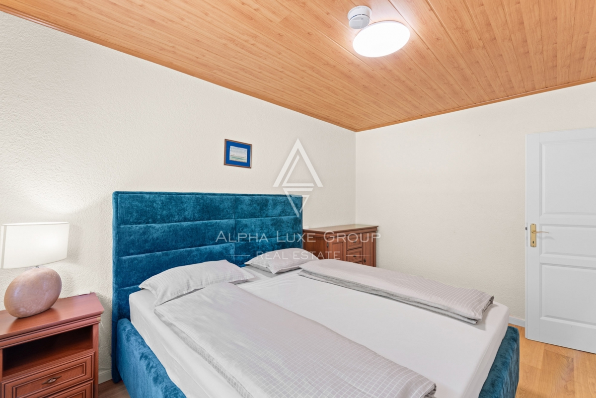 ALPHA LUXE GROUP, Prodamo prostorno vilo v bližini Poreča, panoramski pogled na morje.